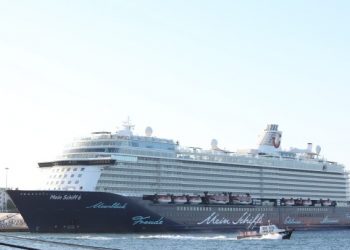 Αρνητικό το δεύτερο τεστ στους 12 ναυτικούς του «Mein Schiff 6-Εν αναμονή του τρίτου