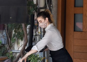 Ξεκινούν οι αιτήσεις για πρόγραμμα στήριξης των μικρών επιχειρήσεων