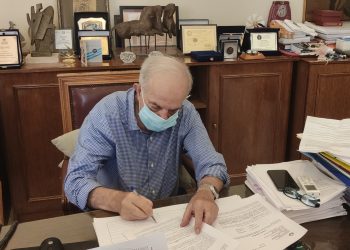 Υπέγραψε την σύμβαση για 10 οικίσκους για τις ανάγκες της  προσχολικής εκπαίδευσης ο Δήμαρχος Ηρακλείου