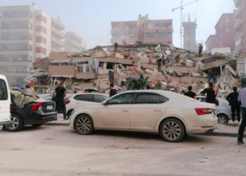 Τουρκία: Έπεσαν κτίρια από το σεισμό στη Σάμο – Φόβοι για νεκρούς (VIDEO)