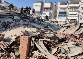Τουρκία: Τουλάχιστον 24 νεκροί και 804 τραυματίες από τον ισχυρό σεισμό στο Αιγαίο