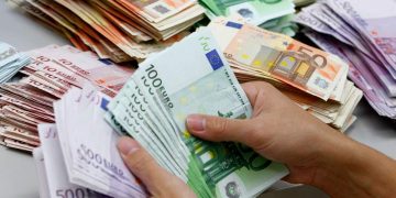 Υφ. Εργασίας: Καμία σκέψη δεν υπάρχει για φορολόγηση του εφάπαξ