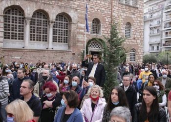 Θεσσαλονίκη-Άγιος Δημήτριος: Κοσμοσυρροή και γκρίνια από τους πιστούς – Χωρίς μάσκες οι ιερείς (VIDEO)