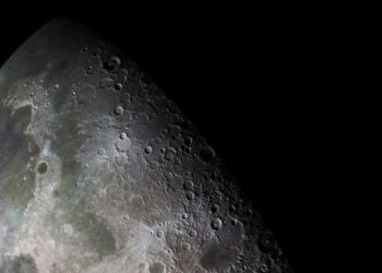 Η NASA ανακάλυψε νερό στη Σελήνη