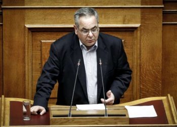 Ο βουλευτής Λαμπρούλης του ΚΚΕ πάει εθελοντικά ως γιατρός στην Λάρισα