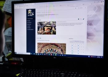 Τηλεκπαίδευση: Ξεκινά με 40λεπτα μαθήματα για γυμνάσιο –λύκειο
