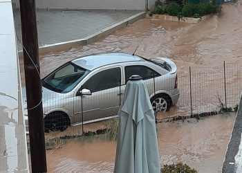 Εικόνες αποκάλυψης σε περιοχές του Ηρακλείου- Απίστευτος όγκος νερού, τεράστια τα προβλήματα (φωτογραφίες)