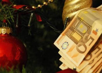 Πώς να υπολογίσετε το δώρο Χριστουγέννων – Ποιοι εργαζόμενοι το δικαιούνται