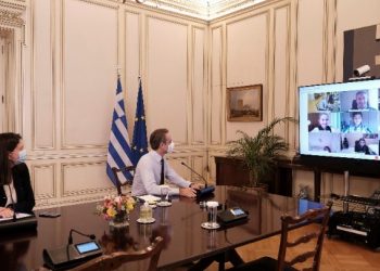 Τηλεδιάσκεψη του πρωθυπουργού με μαθητές από τα Χανιά – Κυρ. Μητσοτάκης: «Τα μικρά παιδιά μας έβαλαν δύο φορές τα γυαλιά»