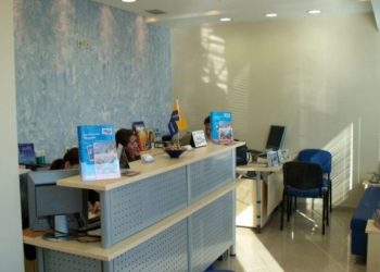 Άμεσα μέτρα στήριξης ζητούν τα τουριστικά γραφεία