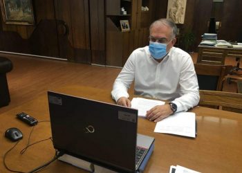 Θεοδωρικάκος: Οι δήμαρχοι να δώσουν το παράδειγμα συμμετέχοντας στην καμπάνια για τον εμβολιασμό