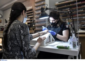 Εξετάζεται το άνοιγμα καταστημάτων πεντικιούρ – μανικιούρ