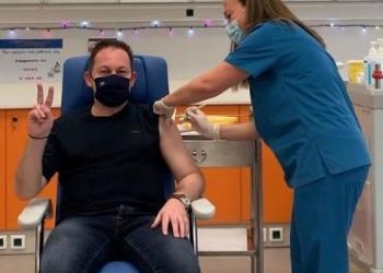 Πέτσας: "Ο εμβολιασμός είναι πράξη αλληλεγγύης και ανθρωπιάς"