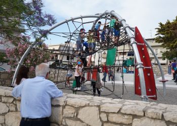 Αναβαθμίζει ακόμα 7 παιδικές χαρές ο Δήμος Ηρακλείου