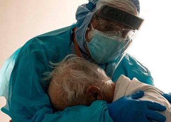 Η μάχη με τον κορωνοϊό: Μία συγκλονιστική μαρτυρία στο Voucher Ergasia από το Βενιζέλειο