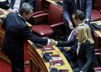 Η Γεννηματά καθαίρεσε από κοινοβουλευτικό εκπρόσωπο τον Ανδρέα Λοβέρδο