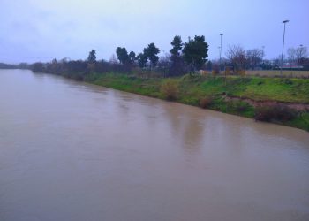 Φουσκώνει επικίνδυνα ο Πηνειός – Σε επιφυλακή οι αρχές