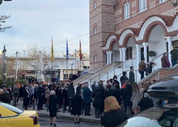 Θεοφάνεια: «Βούλιαξε» από πιστούς ο Άγιος Δημήτριος – Κανένα περιοριστικό μέτρο (VIDEO)