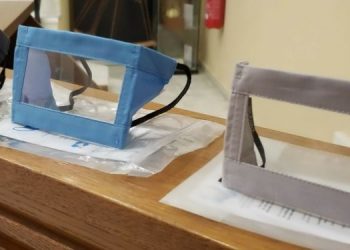 Μοίρασαν 5500 ειδικές μάσκες στα σχολεία της Κρήτης