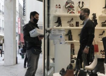 Γεωργιάδης για λιανεμπόριο: Ερχονται μέτρα για τα μικρά καταστήματα