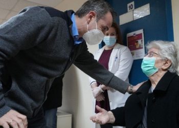 Μητσοτάκης: Η εκστρατεία εμβολιασμού προχωρά κανονικά