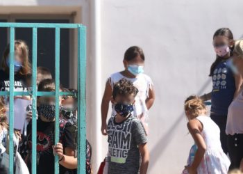 Πρώτη μέρα σε δημοτικά και νηπιαγωγεία μετά την… καραντίνα!