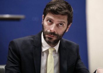 Νικόλας Γιατρομανωλάκης: Ο πρώτος γκέι υπουργός της Ελλάδας