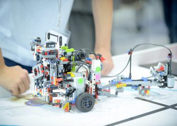 Yπ. Παιδείας: Ρομποτική στα σχολεία μας – Tο μέλλον είναι εδώ!