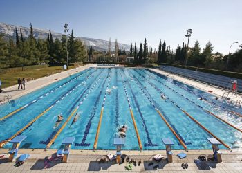 Κολυμβητήρια: Πότε ανοίγουν οι ανοικτές και πότε οι κλειστές πισίνες