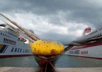 Κρήτη: Σε ισχύ το απαγορευτικό – Δεμένα στα λιμάνια τα πλοία