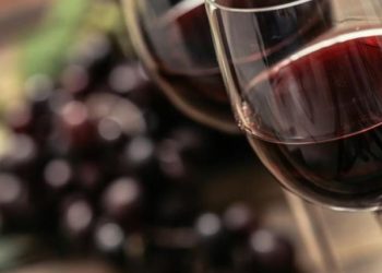 Ο κορωνοϊός «σκότωσε» το κρασί: Eχασε το 20% του τζίρου στην πανδημία!