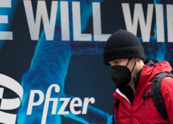 Η Pfizer/BioNTech θα δώσει ακόμη 200 εκατ. εμβόλια στην ΕΕ