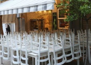 Αύξηση των 534 ευρώ, ζητούν οι εργαζόμενοι στον τουρισμό και επισιτισμό