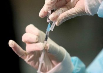 Εμβολιασμοί: Ανοίγει η πλατφόρμα για τις ηλικίες 75-79