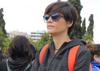 Η καταγγελία της Αννας-Μαρίας Παπαχαραλάμπους για πασίγνωστο ηθοποιό: «Εμπαινε στο καμαρίνι μου και ουρούσε επιδεικτικά στον νιπτήρα μου»