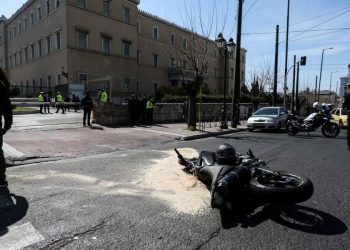 Μπακογιάννη: Αστυνομικός της φρουράς μου προκάλεσε το σοβαρό τροχαίο στη Βουλή (VIDEO)