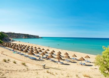 Υπ. Οικονομικών: Έκπτωση 60% στην παραχώρηση εκ μέρους των ΟΤΑ αιγιαλού και παραλίας