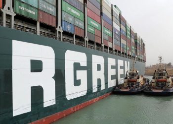 Πετρέλαιο: Μεγάλη αύξηση των ναύλων λόγω του αποκλεισμού της διώρυγας του Σουέζ