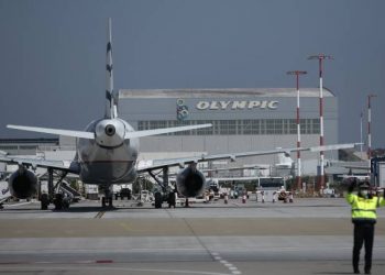 ΠΟΥ, ICAO και IMO: Να δοθεί προτεραιότητα στους εμβολιασμούς των ναυτικών και των πληρωμάτων αεροσκαφών