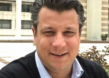 Δερμιτζάκης: «Ανοίξτε τα πάντα»