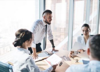 Εργασιακός εκφοβισμός στην Ελλάδα – Έρευνα: Το 85% θεωρεί ότι αποτελεί σοβαρό κοινωνικό πρόβλημα