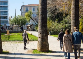 Άρση lockdown: Σύντομα ανοίγουν λιανεμπόριο, σχολεία