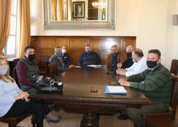 Συνάντηση για τα προβλήματα των μικρομεσαίων επιχειρήσεων