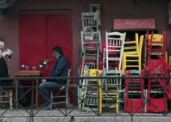 Γώγος: Στα 1.000 κρούσματα θα μιλάμε για άνοιγμα της αγοράς