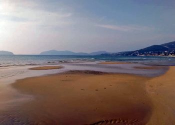 Σπάνιο φαινόμενο: Αδειασε η θάλασσα από την Καβάλα μέχρι την Σητεία – Ποια είναι η εξήγηση