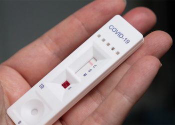 Πιερρακάκης: Προτεραιότητα στα self tests θα έχουν οι μαθητές