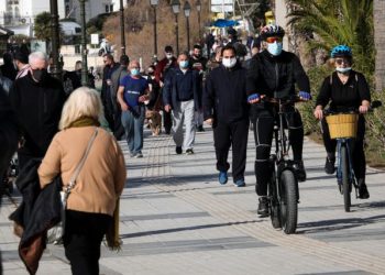 Επιτρέπονται οι διαδημοτικές μετακινήσεις – Ποιες περιοχές εξαιρούνται – Τι ισχύει στη χώρα