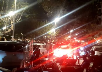 Κορωνοπάρτι στο κέντρο της Αθήνας χωρίς μάσκες και χωρίς αποστάσεις!