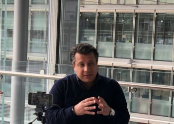 Δερμιτζάκης: Πρέπει να εμβολιαστεί το 90% των ενηλίκων για να πετύχουμε 70% ανοσία