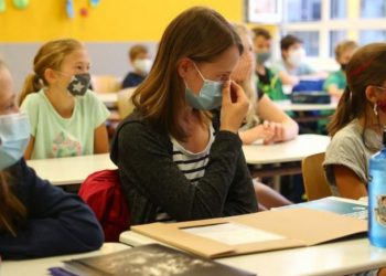 Με 858 θετικά self-test από 255.528 που δηλώθηκαν το σημερινο άνοιγμα των σχολείων